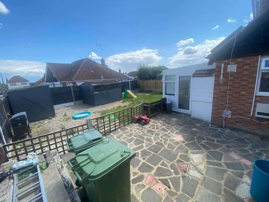 Spacious 4 Bedroom House Billericay Exterior photo