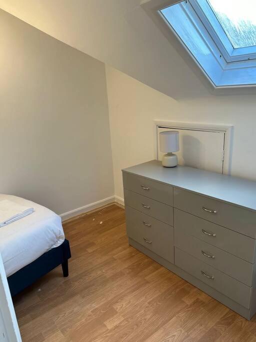 Spacious 4 Bedroom House Billericay Exterior photo